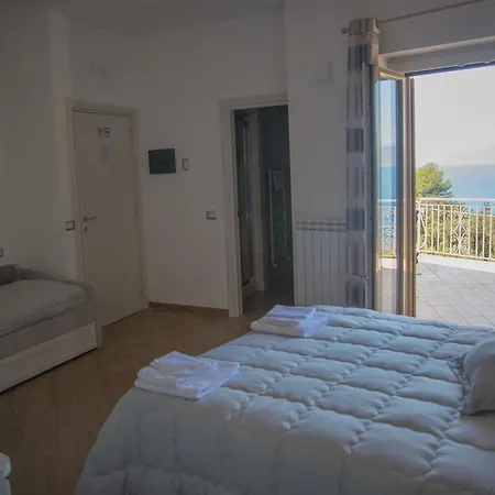 Caterina בית הארחה 4*